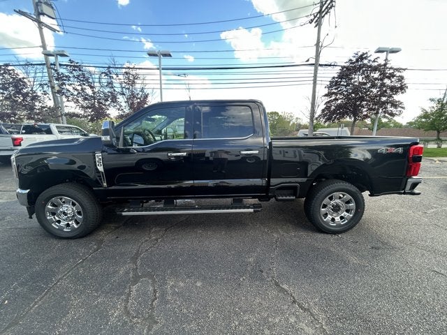 2025 Ford Super Duty F-350 SRW LARIAT (Manager Demo)