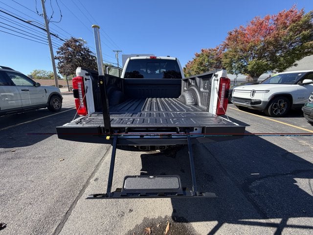 2027 Ford Super Duty F-350 SRW LARIAT