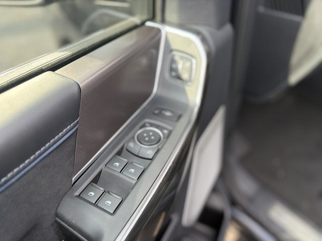 2027 Ford Super Duty F-350 SRW Platinum