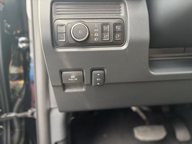 2027 Ford Super Duty F-350 SRW Platinum