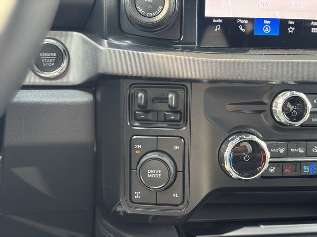 2027 Ford Super Duty F-350 SRW Platinum