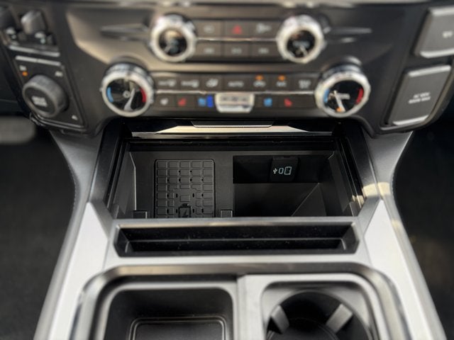 2027 Ford Super Duty F-350 SRW Platinum